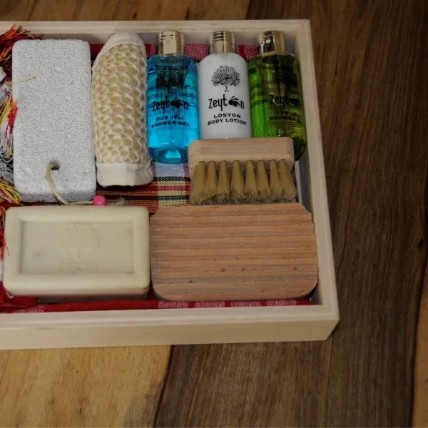 Wooden Bath Set — detail