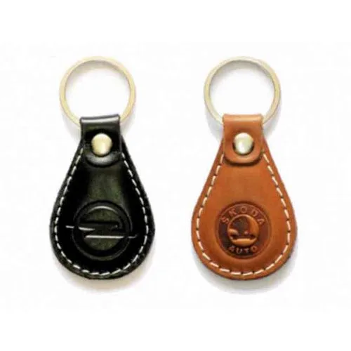 Leather Keychain – Model 7 — detail