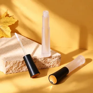 Siyah Kapaklı Buzlu İnce Lip Gloss Ambalajı – 3,5 ml
