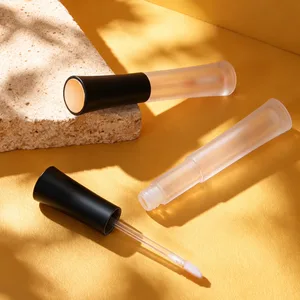 Siyah Kapaklı Buzlu İnce Lip Gloss Ambalajı – 3,5 ml