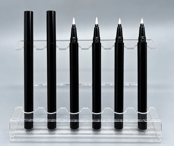 İnce Uçlu Siyah Eyeliner Kalemi Ambalajı