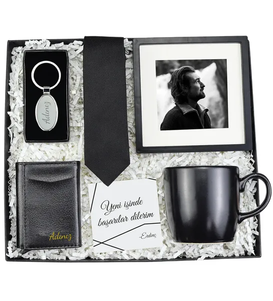 Passepartout Frame & Mechanized Card Holder & Tie & Black Mug & Keychain Gift Set