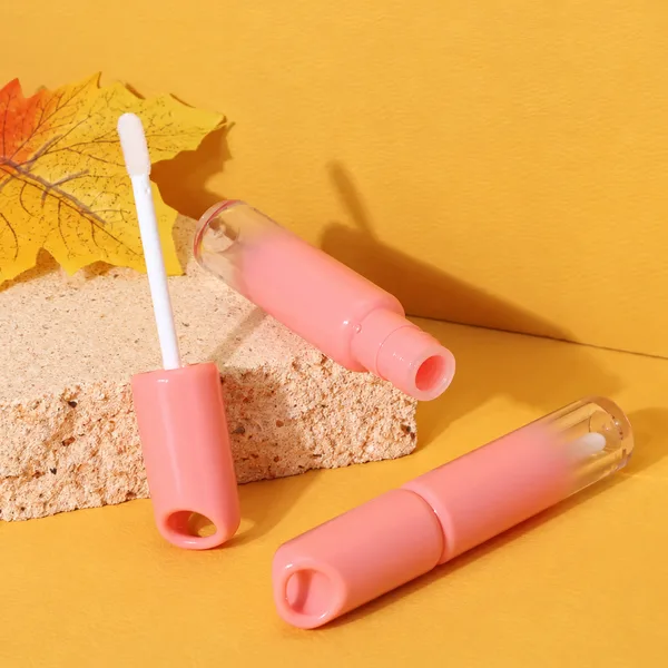 Oval Oyuk Kapaklı Pembe Geçişli Lip Gloss Ambalajı – 5 ml