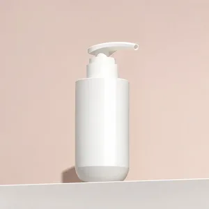 Beyaz Oval Gövdeli Pompalı Bakım Şişesi