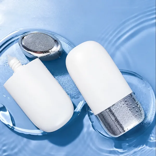 Gümüş Görünümlü Oval Kapaklı PE Bakım Şişesi – 50 ml