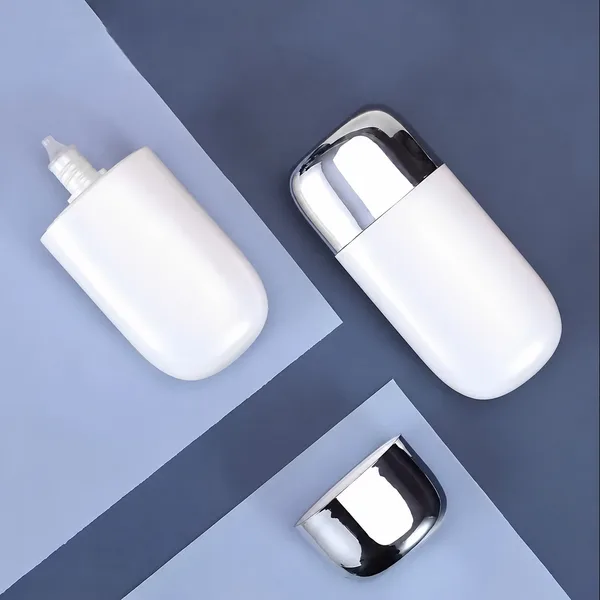 Gümüş Görünümlü Oval Kapaklı PE Bakım Şişesi – 50 ml (detay)