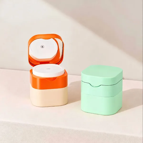 Mirrored Lid Square PS Airless Cream Jar, 50 g (detail)