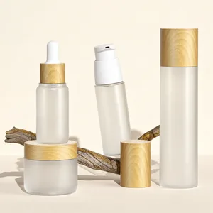 Ahşap Görünümlü Başlıklı Buzlu PET Damlalık Şişesi – 30 ml